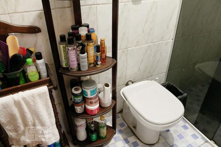 Casa à venda com 180m², 4 quartos e 5 vagasBanheiro Suite 