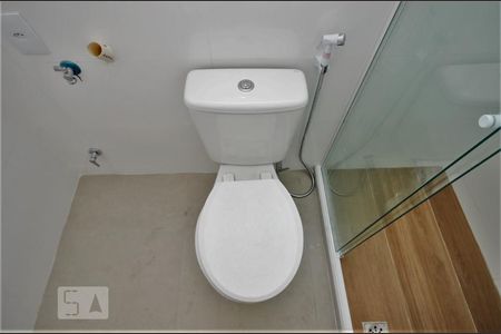 Banheiro Social de kitnet/studio para alugar com 1 quarto, 25m² em Flamengo, Rio de Janeiro