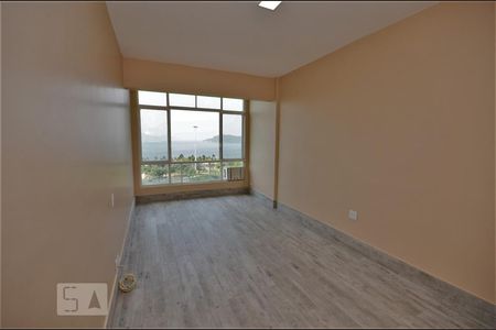 Sala/Quarto de kitnet/studio para alugar com 1 quarto, 25m² em Flamengo, Rio de Janeiro