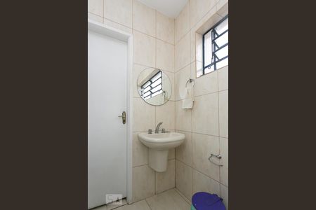 Casa à venda com 160m², 3 quartos e 2 vagas Casa à venda com 160m², 3 quartos e 2 vagasBanheiro
