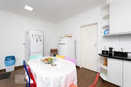 Casa à venda com 160m², 3 quartos e 2 vagas Casa à venda com 160m², 3 quartos e 2 vagasCozinha