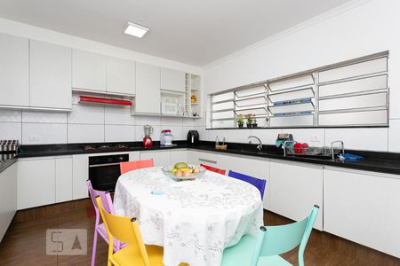 Casa à venda com 160m², 3 quartos e 2 vagas Casa à venda com 160m², 3 quartos e 2 vagasCozinha