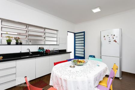 Casa à venda com 160m², 3 quartos e 2 vagas Casa à venda com 160m², 3 quartos e 2 vagasCozinha