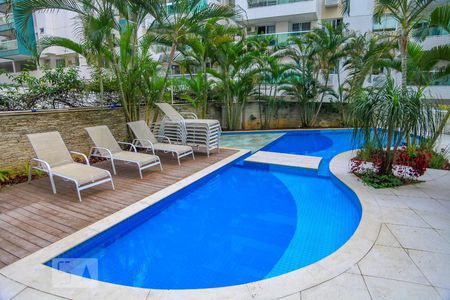 Apartamento à venda com 84m², 3 quartos e 1 vaga Apartamento à venda com 84m², 3 quartos e 1 vagaÁrea comum - Piscina