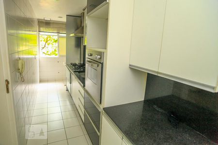 Apartamento à venda com 84m², 3 quartos e 1 vaga Apartamento à venda com 84m², 3 quartos e 1 vagaCozinha e Área de Serviço