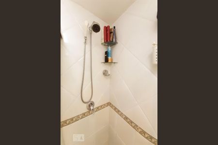 Apartamento para alugar com 78m², 2 quartos e 1 vaga Apartamento para alugar com 78m², 2 quartos e 1 vagaBanheiro da Suíte