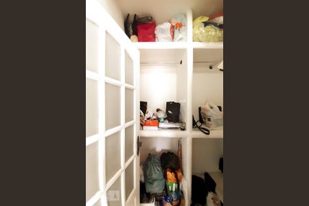 Apartamento para alugar com 78m², 2 quartos e 1 vaga Apartamento para alugar com 78m², 2 quartos e 1 vagaCloset da suíte