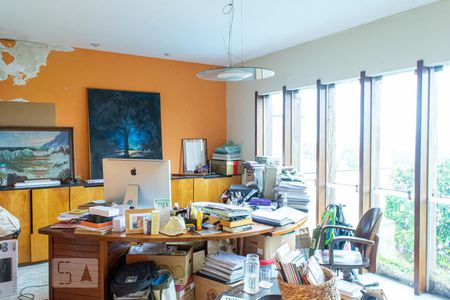 Casa à venda com 404m², 4 quartos e 6 vagasSala