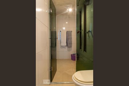 Casa à venda com 404m², 4 quartos e 6 vagasBanheiro da suíte 1