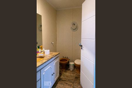 Casa à venda com 404m², 4 quartos e 6 vagasBanheiro da suíte 3