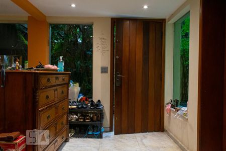 Casa à venda com 404m², 4 quartos e 6 vagasEntrada