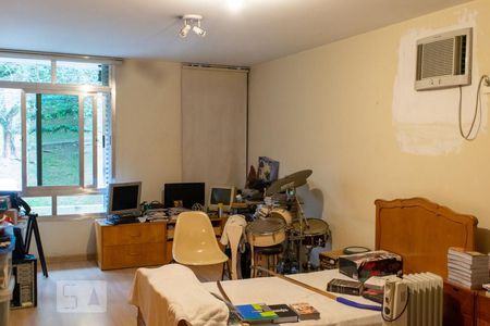 Casa à venda com 404m², 4 quartos e 6 vagasSuíte 2