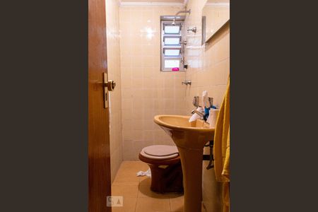 Casa à venda com 404m², 4 quartos e 6 vagasBanheiro de Serviço