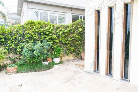 Casa à venda com 404m², 4 quartos e 6 vagasQuintal