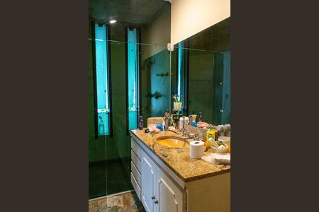 Casa à venda com 404m², 4 quartos e 6 vagasBanheiro da suíte 3