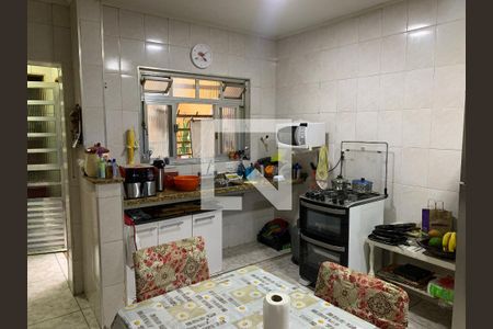 Casa à venda com 140m², 3 quartos e sem vaga Casa à venda com 140m², 3 quartos e sem vagaCozinha