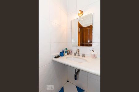 Casa à venda com 340m², 4 quartos e 6 vagasBanheiro da Suíte 3