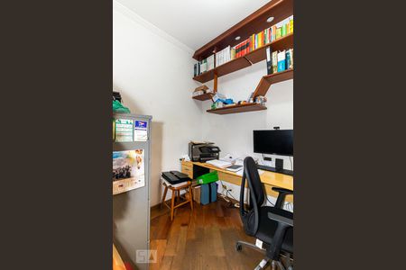 Casa à venda com 340m², 4 quartos e 6 vagasEscritório