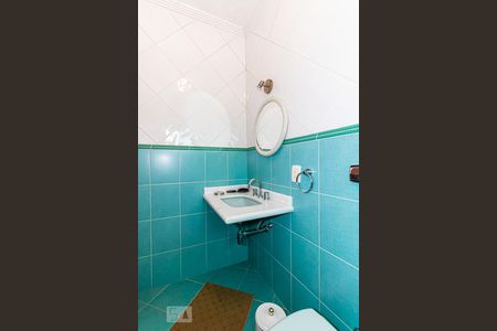 Casa à venda com 340m², 4 quartos e 6 vagasBanheiro da Suíte 4