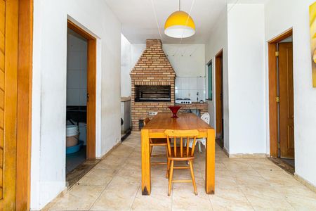 Casa à venda com 340m², 4 quartos e 6 vagasÁrea de Serviço e Churrasqueira