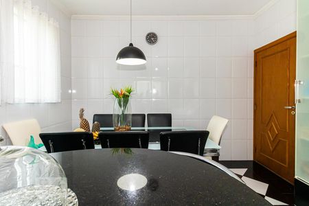 Casa à venda com 340m², 4 quartos e 6 vagasCozinha