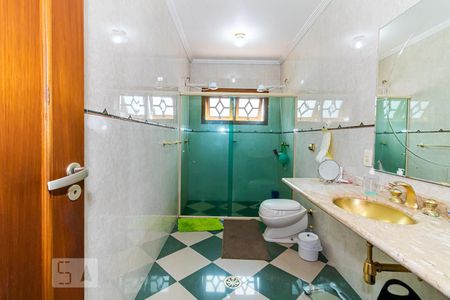 Casa à venda com 340m², 4 quartos e 6 vagasBanheiro da Suíte