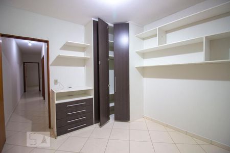 Casa à venda com 208m², 3 quartos e 2 vagasQuarto 2