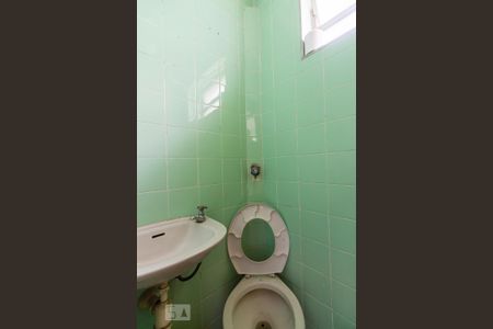 Casa à venda com 280m², 3 quartos e 4 vagasBanheiro de Serviço 