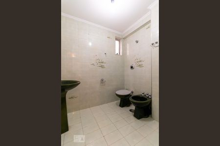 Apartamento para alugar com 150m², 4 quartos e 2 vagas Apartamento para alugar com 150m², 4 quartos e 2 vagasBanheiro social