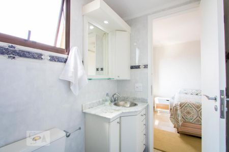 Apartamento à venda com 78m², 3 quartos e 2 vagasBanheiro do quarto 1