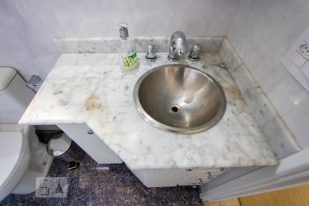 Apartamento à venda com 78m², 3 quartos e 2 vagasBanheiro do quarto 1