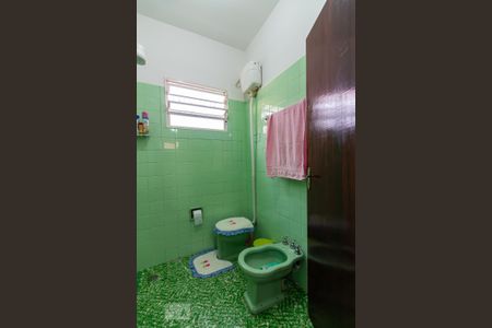 Casa à venda com 136m², 2 quartos e 1 vagaBanheiro