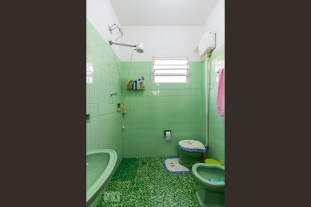 Casa à venda com 136m², 2 quartos e 1 vagaBanheiro