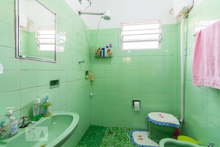 Casa à venda com 136m², 2 quartos e 1 vagaBanheiro