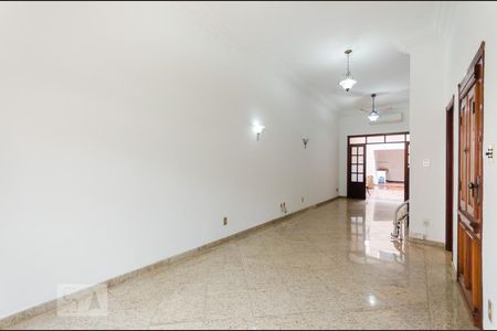 Sala de casa para alugar com 2 quartos, 200m² em Pompéia, Santos