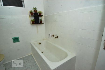 Apartamento à venda com 95m², 2 quartos e sem vaga Apartamento à venda com 95m², 2 quartos e sem vagaBanheiro