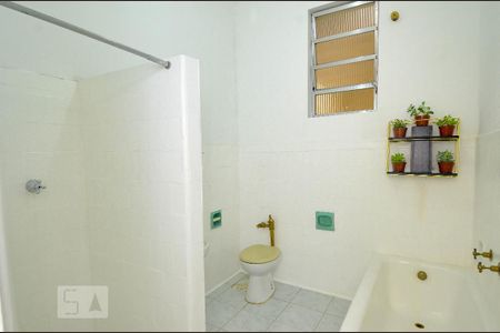 Apartamento à venda com 95m², 2 quartos e sem vaga Apartamento à venda com 95m², 2 quartos e sem vagaBanheiro