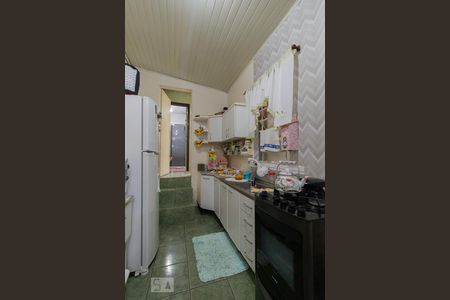 Casa à venda com 100m², 2 quartos e 2 vagas Casa à venda com 100m², 2 quartos e 2 vagasCozinha