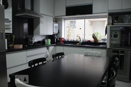 Casa à venda com 304m², 5 quartos e 4 vagasCozinha