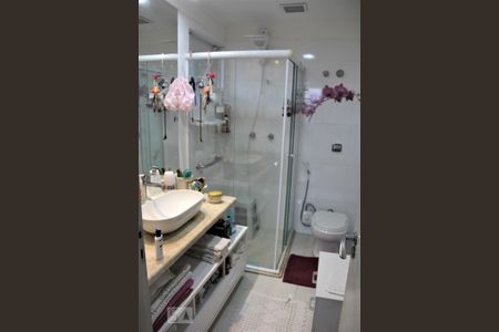 Casa à venda com 304m², 5 quartos e 4 vagasBanheiro 4