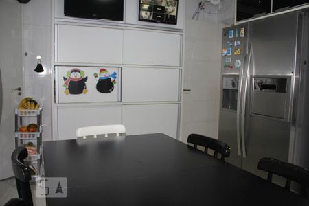 Casa à venda com 304m², 5 quartos e 4 vagasCozinha