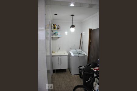 Casa à venda com 304m², 5 quartos e 4 vagasLavanderia