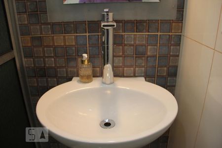 Casa à venda com 304m², 5 quartos e 4 vagasBanheiro 1