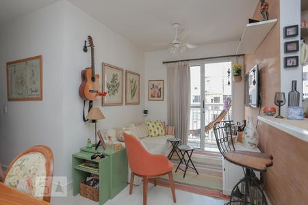 Sala de apartamento para alugar com 2 quartos, 45m² em São Cristóvão, Rio de Janeiro