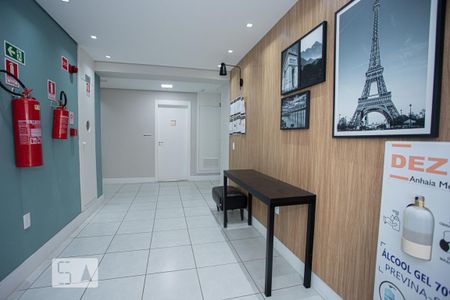 Studio para alugar com 32m², 1 quarto e sem vaga Studio para alugar com 32m², 1 quarto e sem vagaHall de Entrada