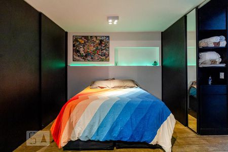 Studio à venda com 75m², 1 quarto e sem vaga Studio à venda com 75m², 1 quarto e sem vagaStudio