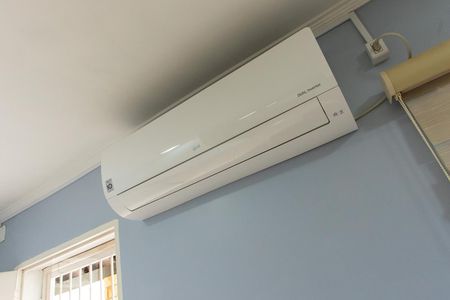 Sala de casa de condomínio à venda com 3 quartos, 70m² em Igara, Canoas