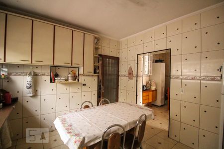 Casa à venda com 325m², 3 quartos e 6 vagasCozinha