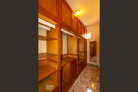 Casa para alugar com 150m², 3 quartos e 2 vagas Casa para alugar com 150m², 3 quartos e 2 vagasCloset Quarto 3 - Suíte