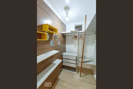 Quarto  de apartamento para alugar com 1 quarto, 74m² em Medianeira, Porto Alegre